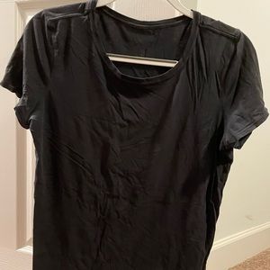 Black lululemon crewneck tshirt